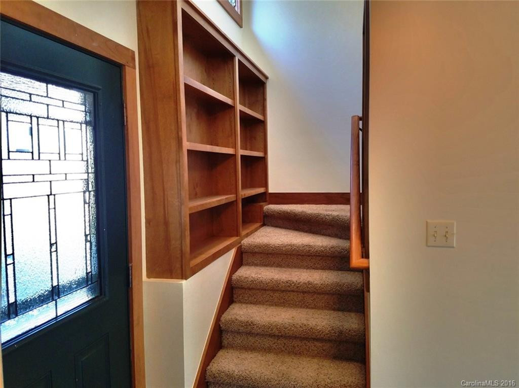 1042 Kanasgowa Drive - Photo 9