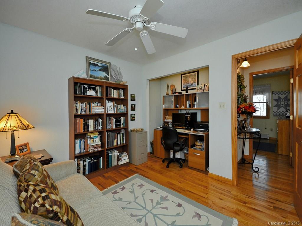 476 Sharp Top Road - Photo 16