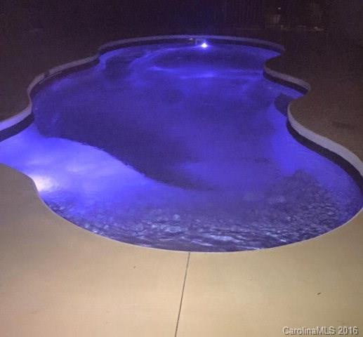 338 Deepwood Drive - Photo 2