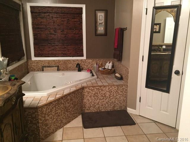 338 Deepwood Drive - Photo 7