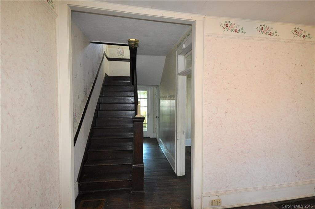528 5th Avenue - Photo 3