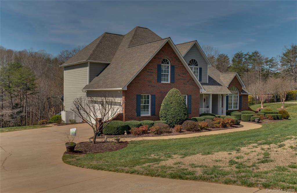 306 Ridgeview Drive - Photo 2