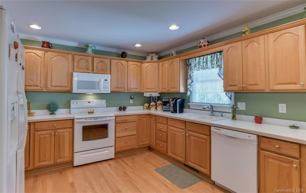 306 Ridgeview Drive - Photo 12