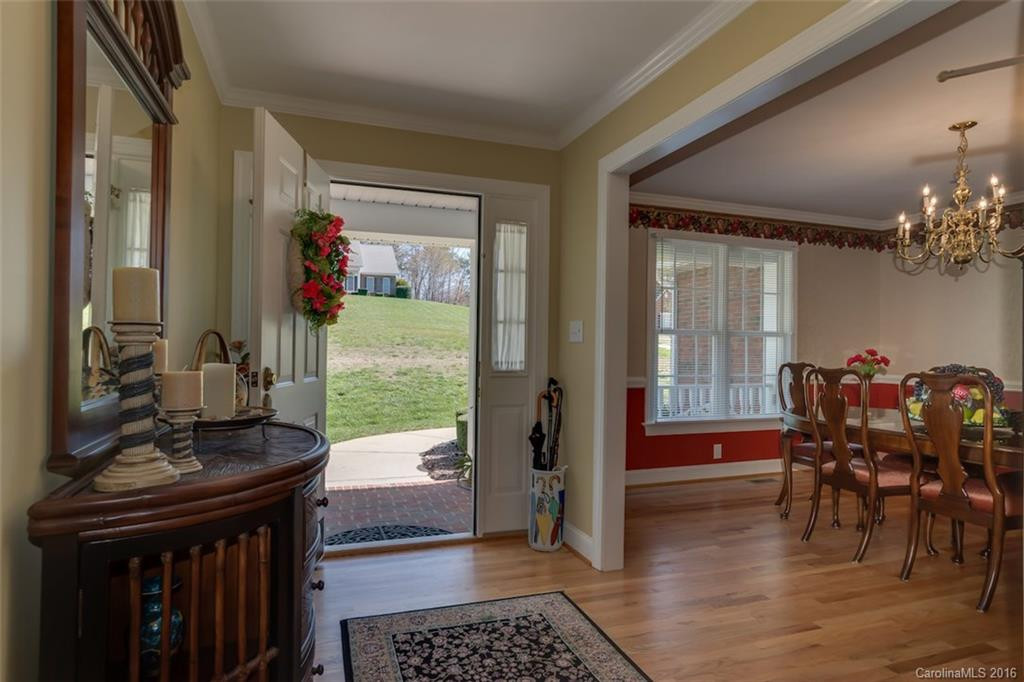 306 Ridgeview Drive - Photo 6
