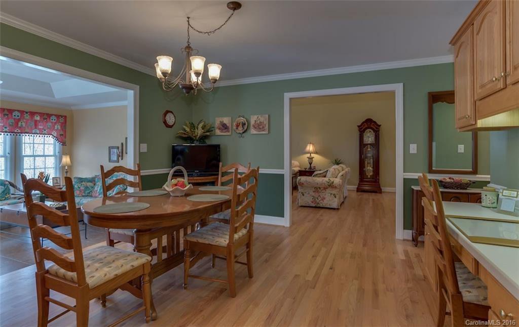 306 Ridgeview Drive - Photo 10