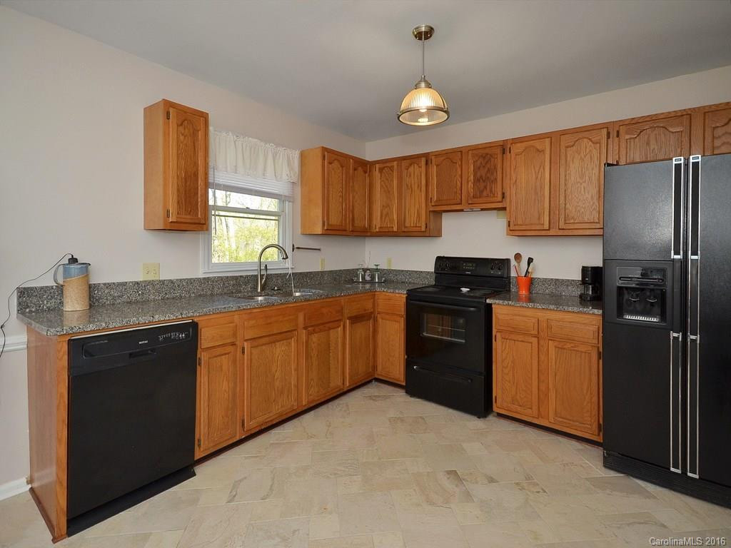 85 Baker Avenue - Photo 4