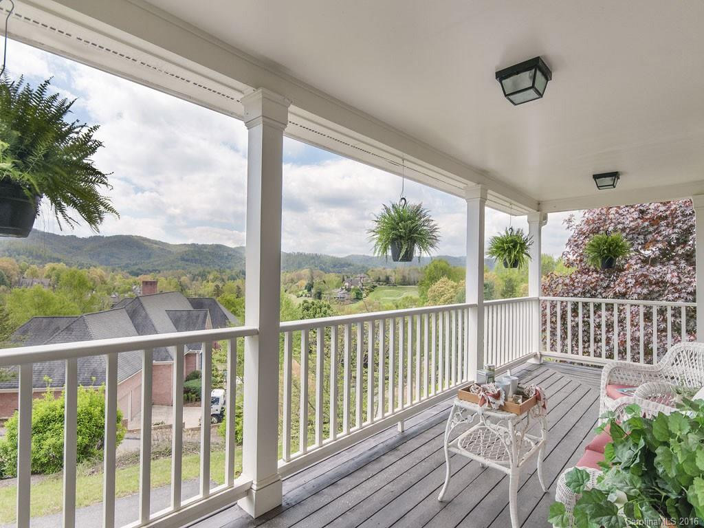 10 Meadowbrook Lane - Photo 2