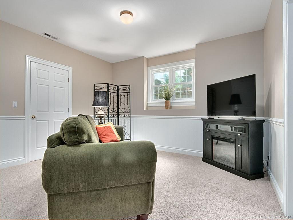 10 Meadowbrook Lane - Photo 20