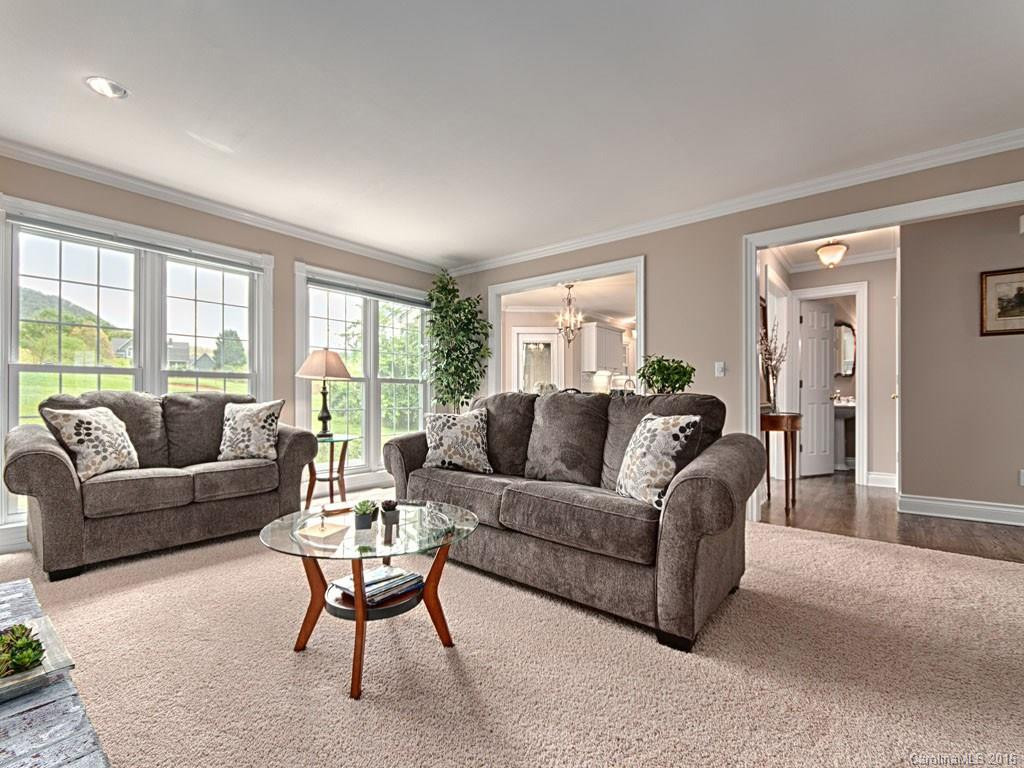 10 Meadowbrook Lane - Photo 4