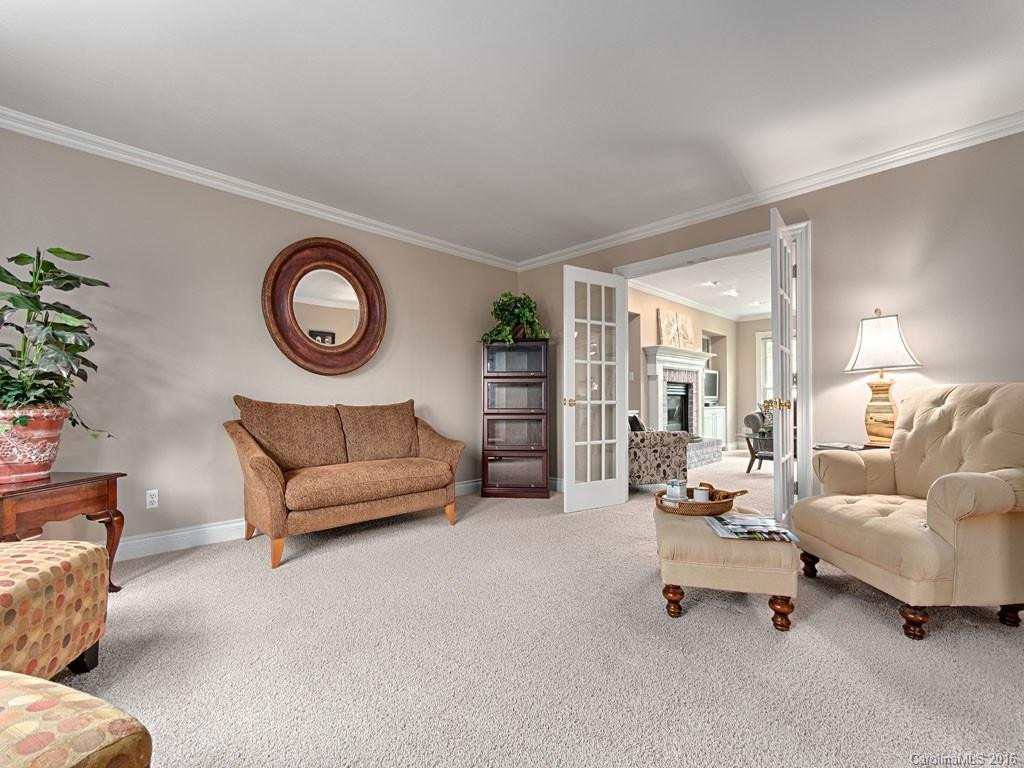 10 Meadowbrook Lane - Photo 9