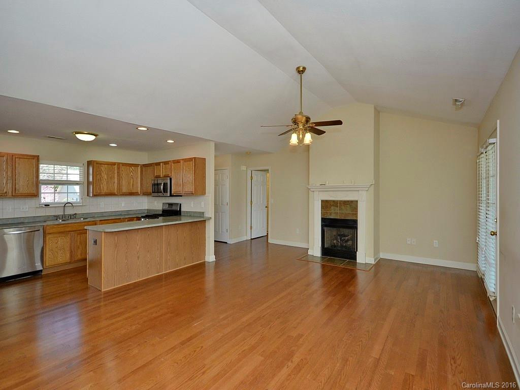 105 Andover Place - Photo 5
