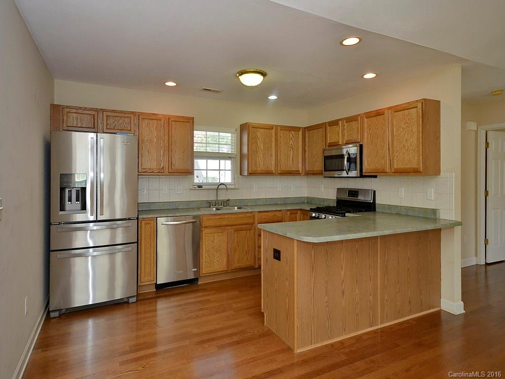 105 Andover Place - Photo 7
