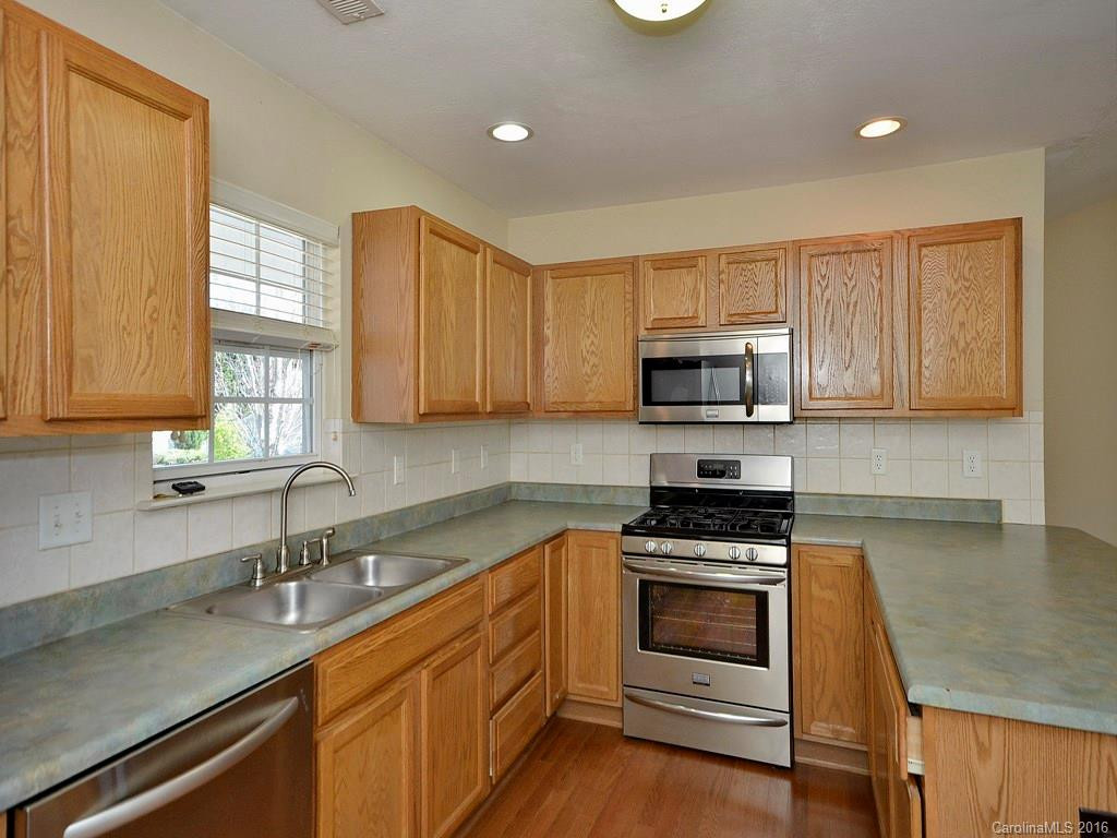 105 Andover Place - Photo 8