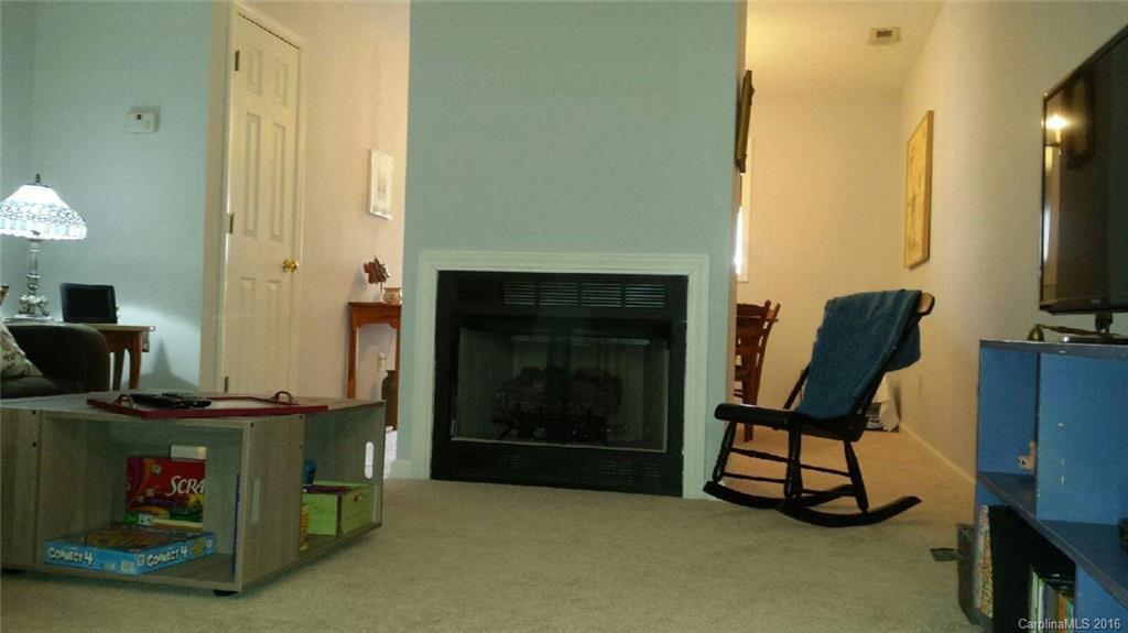 406 Carlyle Way #406 - Photo 4