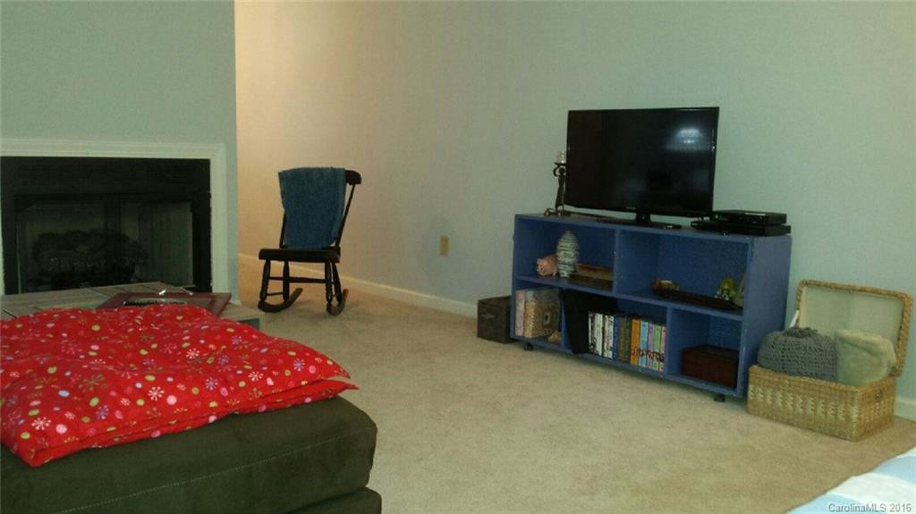 406 Carlyle Way #406 - Photo 6