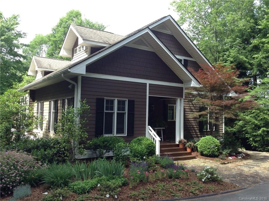 834 Crestview Drive