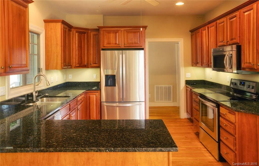 834 Crestview Drive - Photo 2