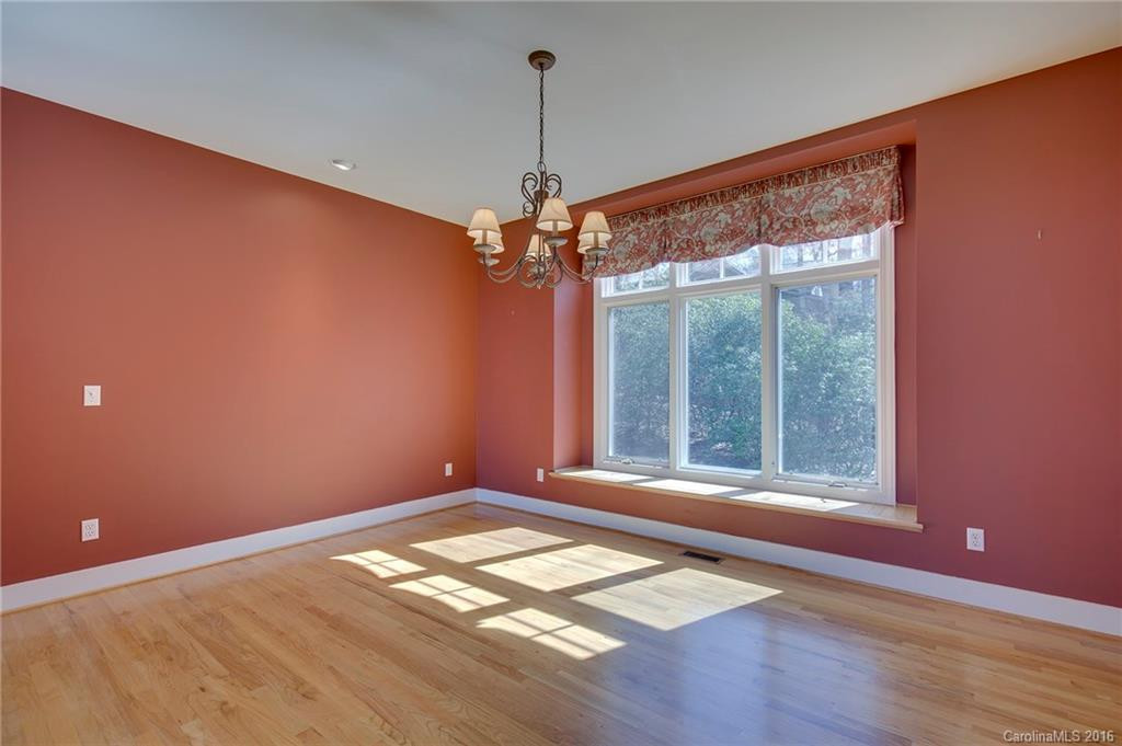 834 Crestview Drive - Photo 9