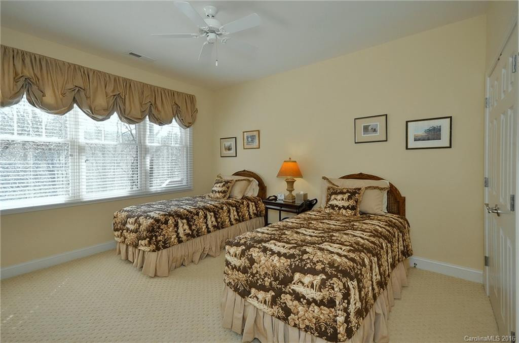 204 Glenroy Court - Photo 18