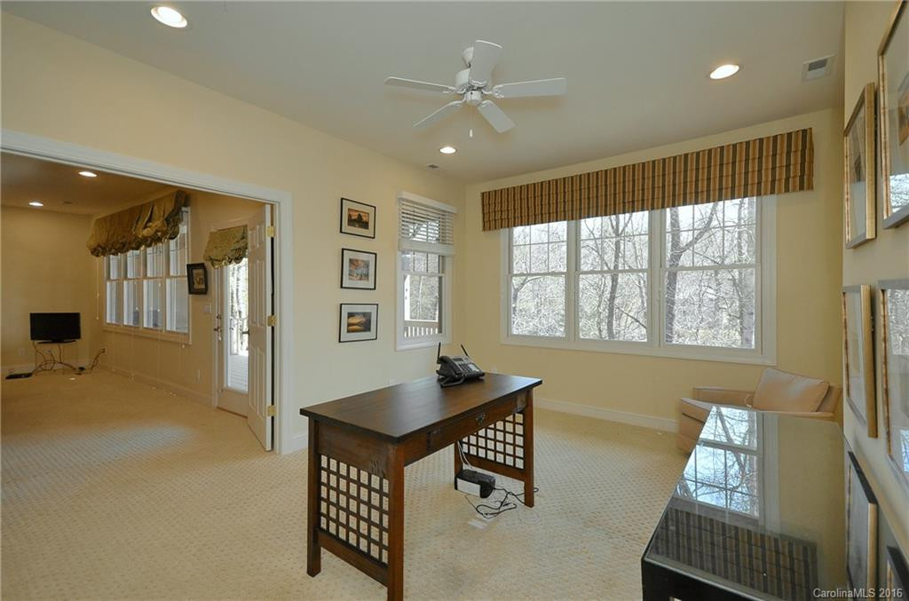 204 Glenroy Court - Photo 21