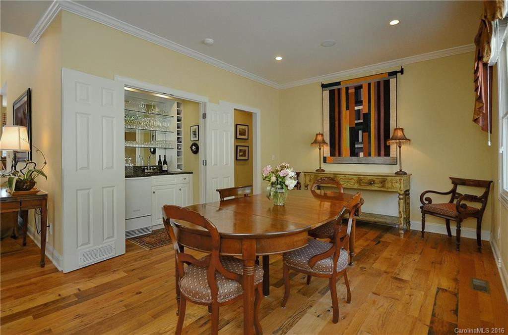 204 Glenroy Court - Photo 4