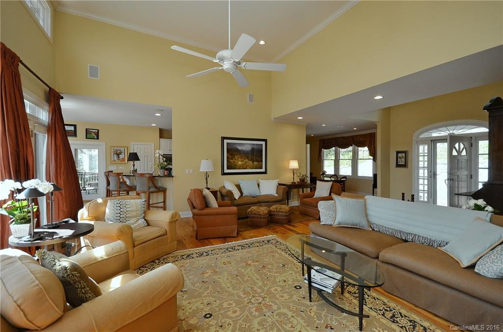 204 Glenroy Court - Photo 5