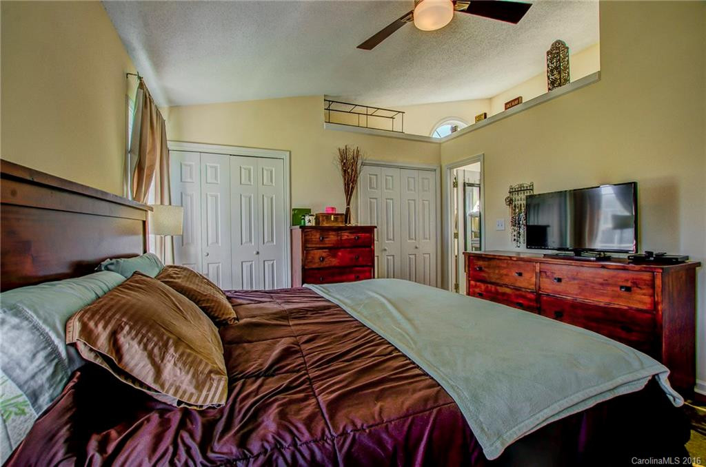 906 Woodhill Drive - Photo 11