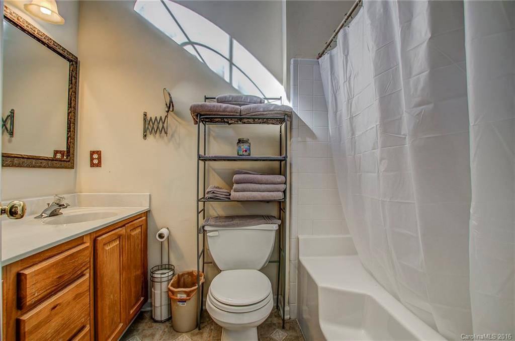 906 Woodhill Drive - Photo 12