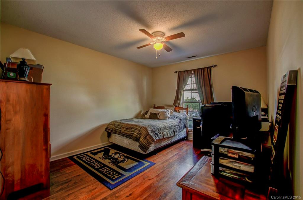 906 Woodhill Drive - Photo 15