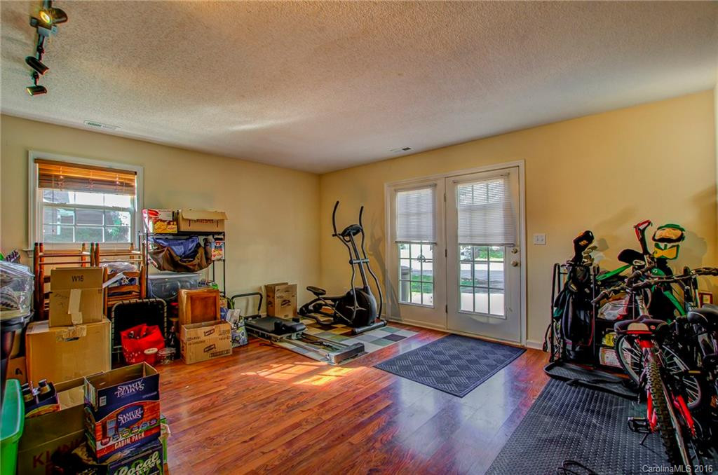 906 Woodhill Drive - Photo 16