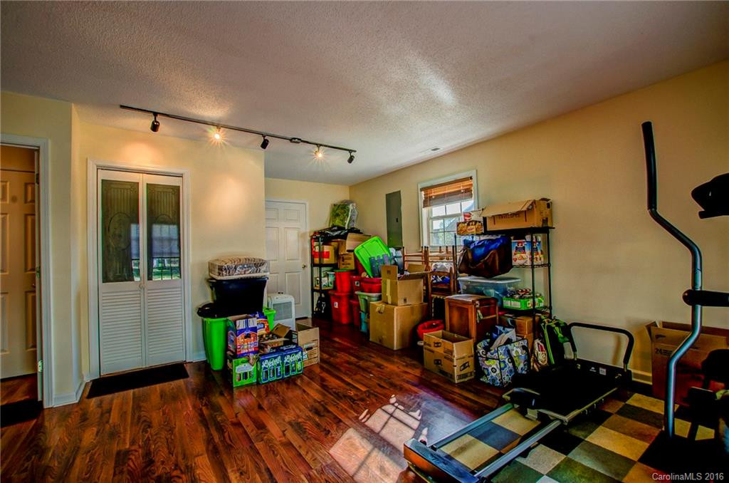 906 Woodhill Drive - Photo 17