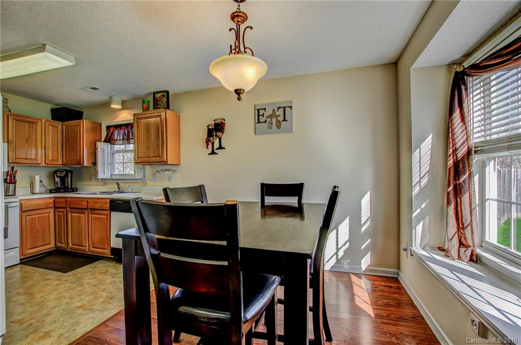 906 Woodhill Drive - Photo 7
