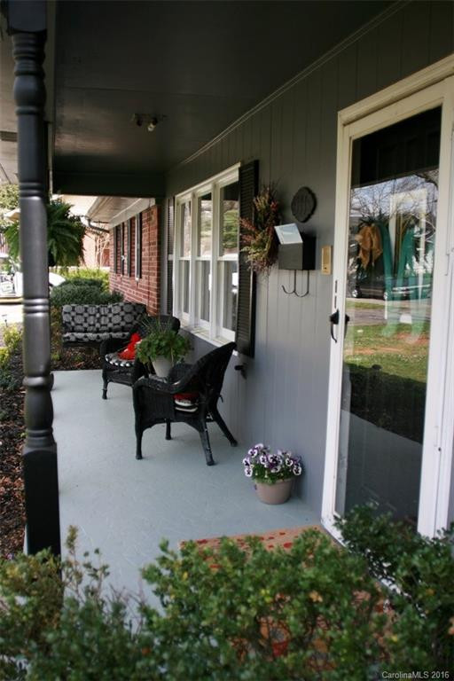171 Magnolia Street - Photo 2