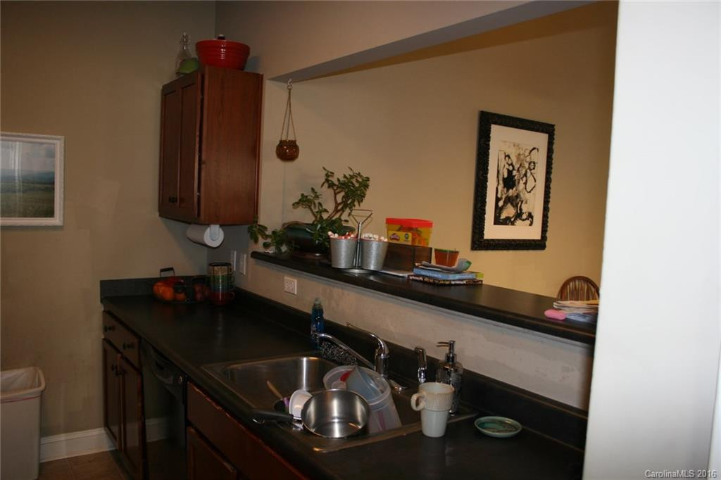27 FoxBriar Drive - Photo 3
