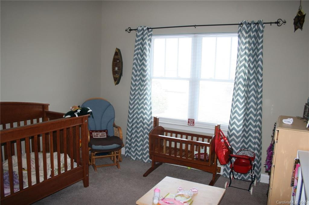 27 FoxBriar Drive - Photo 7