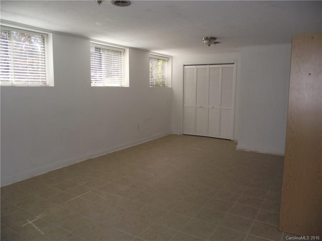 405 Wakefield Drive - Photo 12