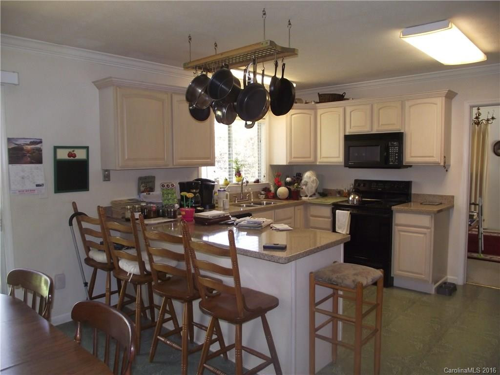 405 Wakefield Drive - Photo 5