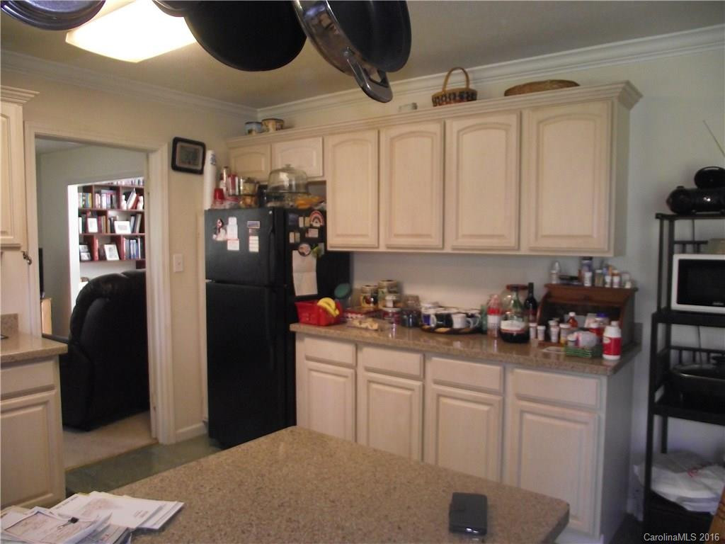 405 Wakefield Drive - Photo 6