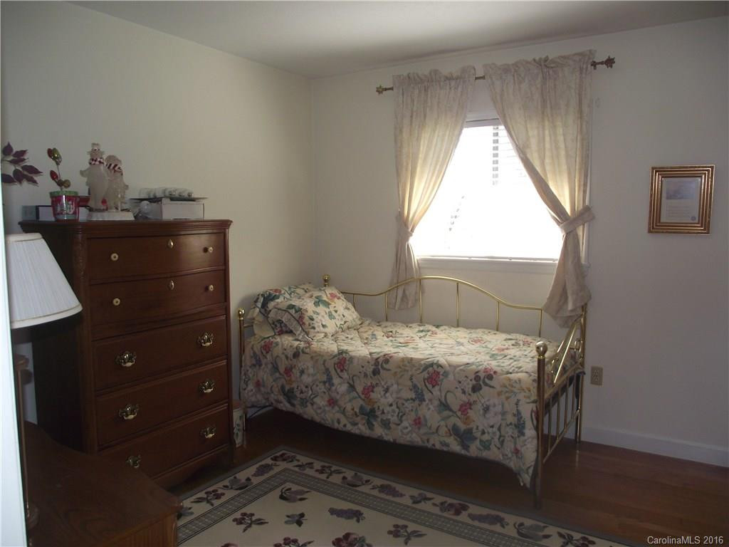405 Wakefield Drive - Photo 10