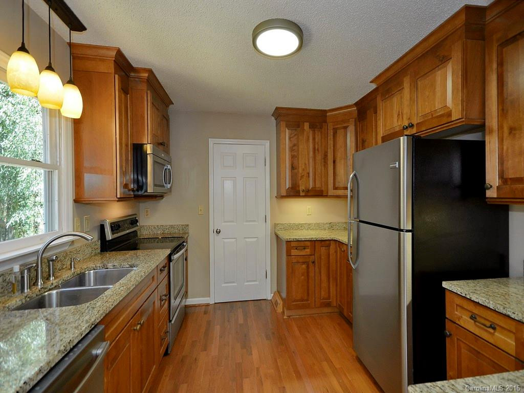 318 Melissa Way - Photo 11