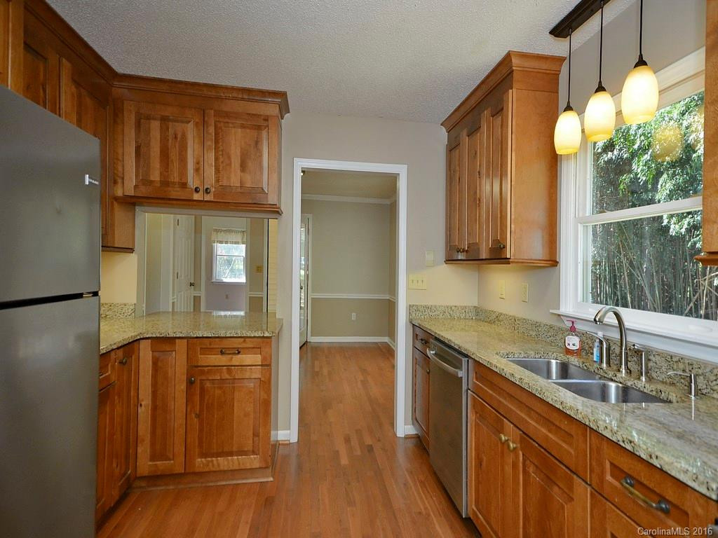 318 Melissa Way - Photo 12