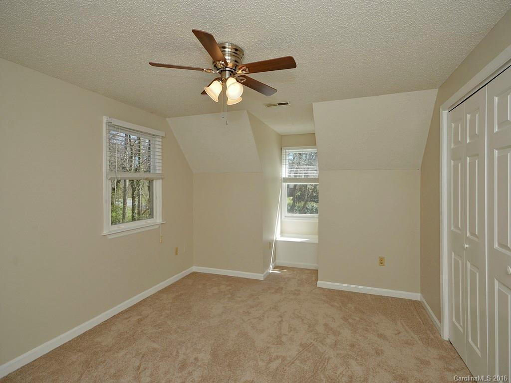 318 Melissa Way - Photo 17