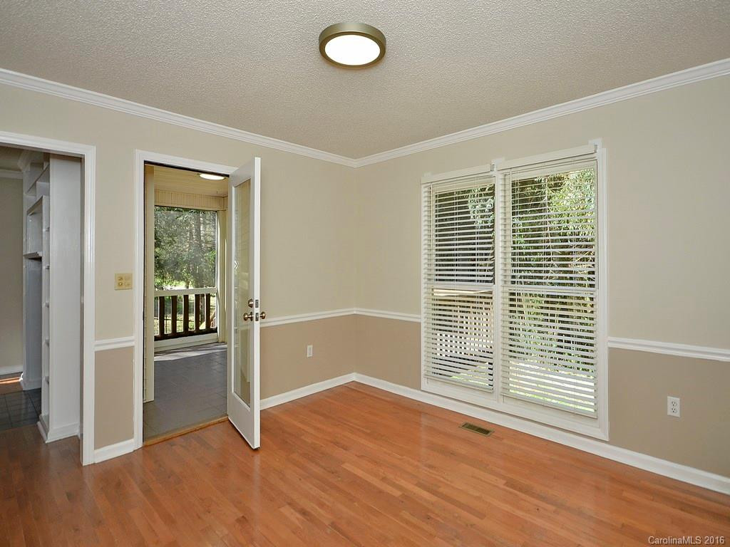 318 Melissa Way - Photo 7