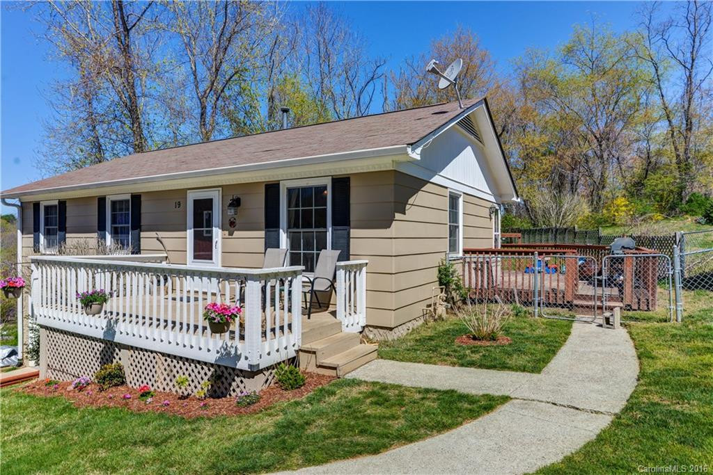19 Lynwood Circle - Photo 2