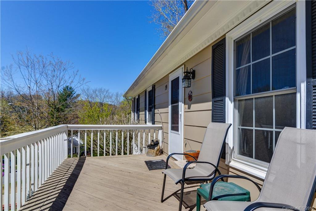 19 Lynwood Circle - Photo 3