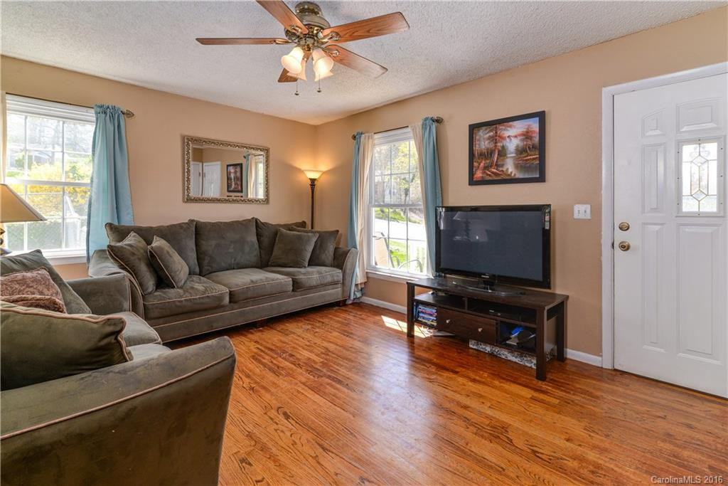 19 Lynwood Circle - Photo 4