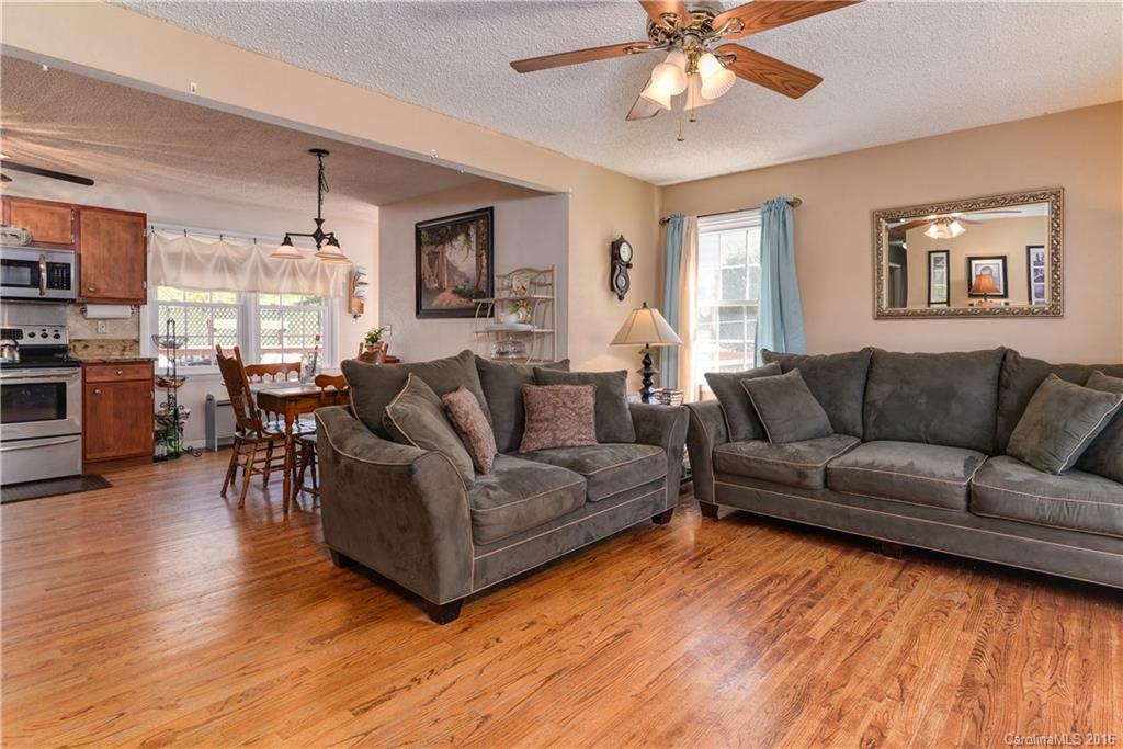 19 Lynwood Circle - Photo 5