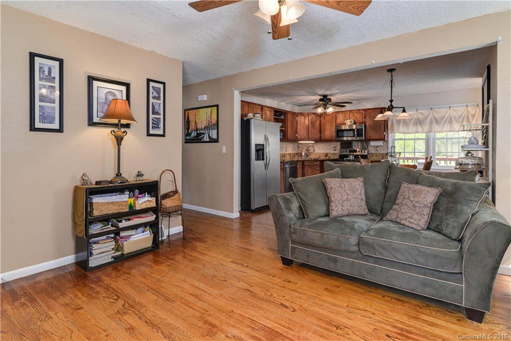 19 Lynwood Circle - Photo 6