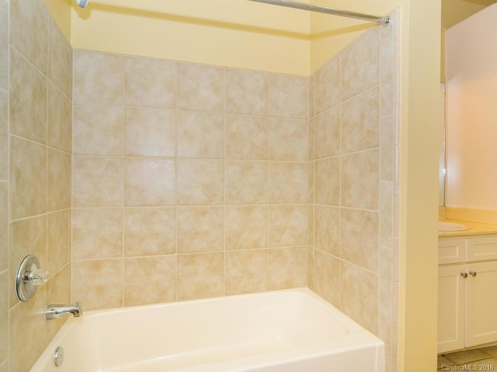 9 Kenilworth Knoll #105 - Photo 18