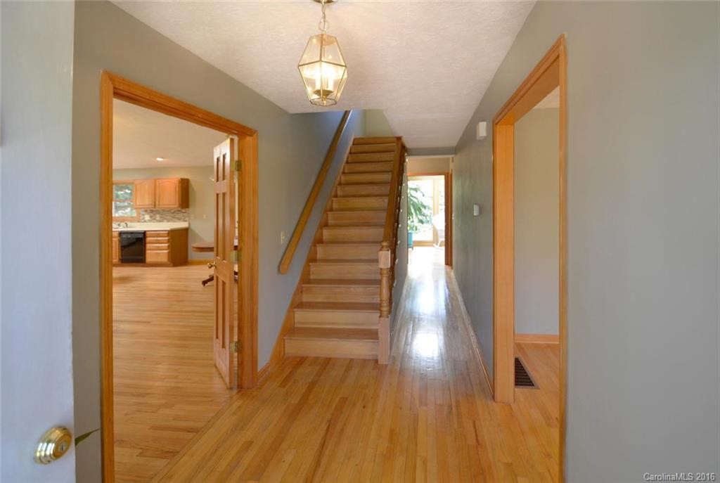862 Rugby Road - Photo 4